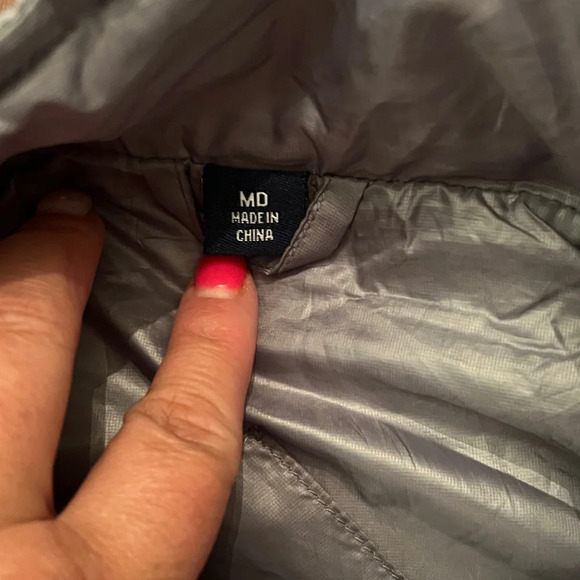 VANTAGE APPAREL Grey Men’s UNT North Texas Zip Up Puffer Vest MEAN GREEN - Picture 4 of 8